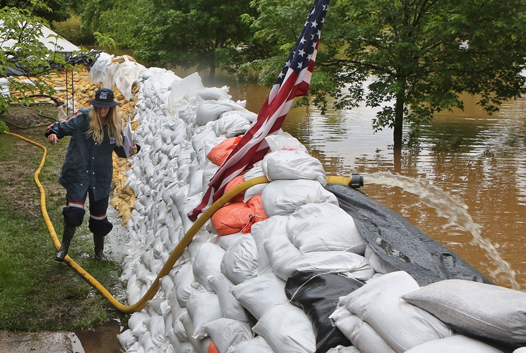 The rising Meramec causes many headaches in Fenton